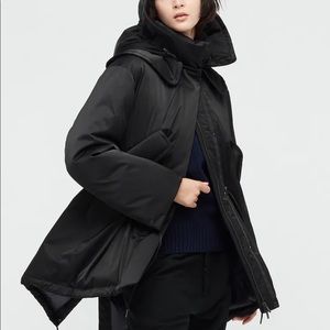 Uniqlo Women +J Black Down Short Coat. Size Large